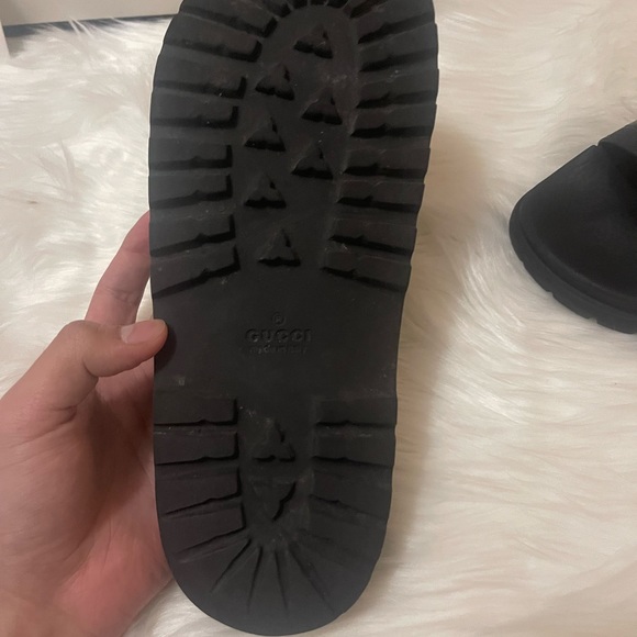 Authentic Mens Gucci slides - Picture 6 of 9